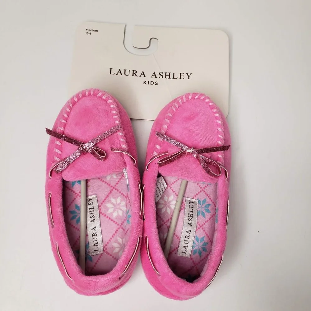 NWT Laura Ashley Kids Pink Velvet Cozy Warm House Slippers Soft Size M (13 - 1)